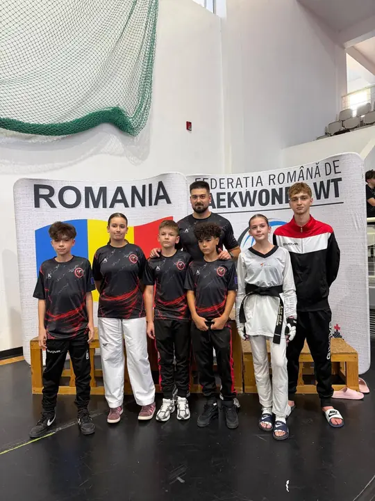 Lotul României — cu sportivii noștri